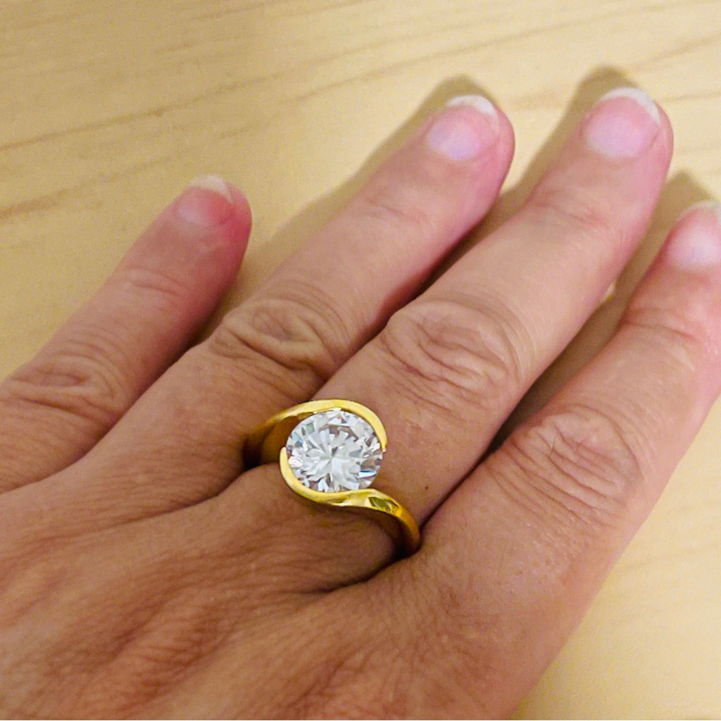 Vintage Edco Gold Plated With Diamond Cut Crystal Ring